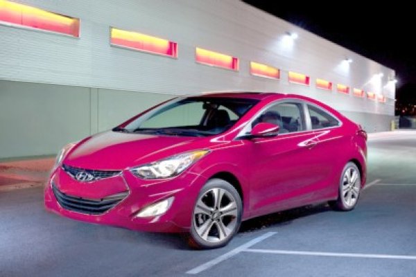 Hyundai Elantra Coupe debutează peste Ocean